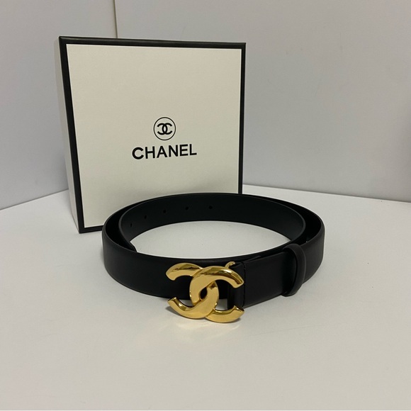 CHANEL Elegant Black Belt with Gold Buckle - Picture 1 of 7